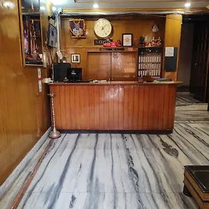 hotel-divya.hotels-varanasi.com/