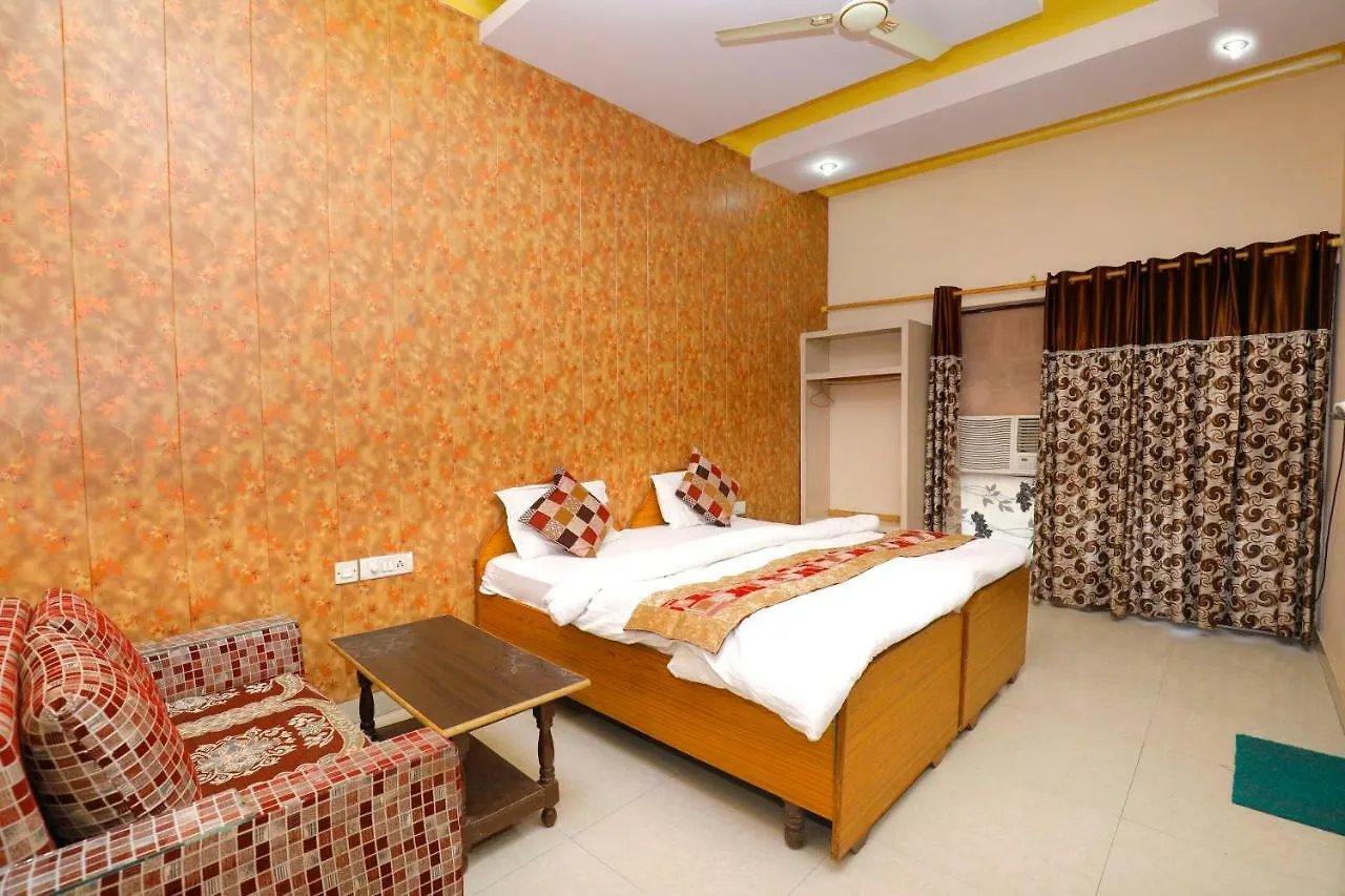 Hotel New Bakshi House Agra  2*, Agra (Uttar Pradesh) India