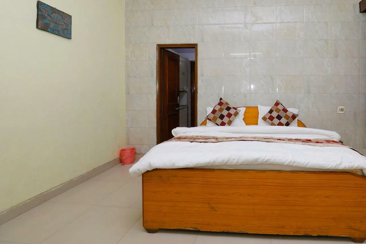 **  Hotel New Bakshi House Agra  India